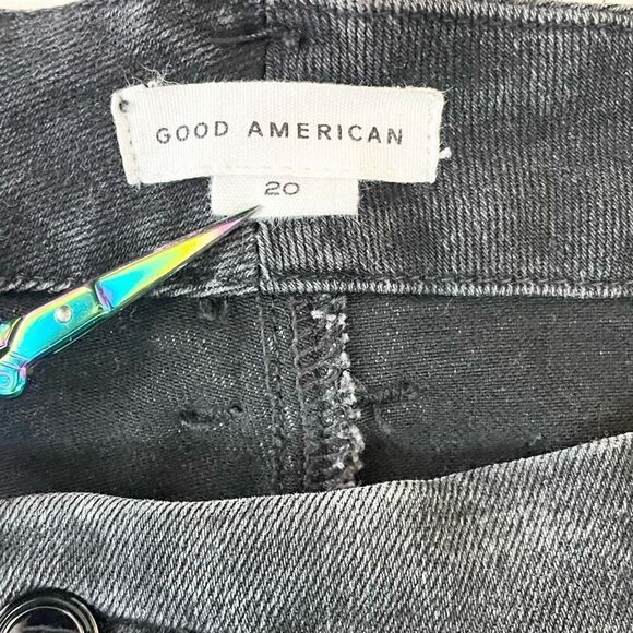 Good American Good Waist crop jeans - size 20 - black157 - Picture 7 of 15